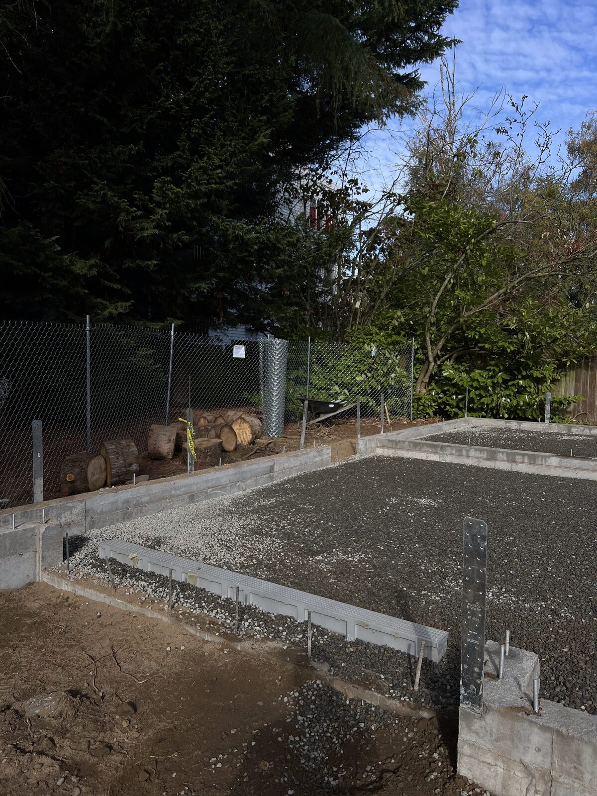 Foundation slab prep with gravel and rebar
